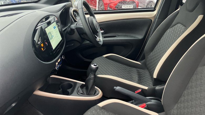 Toyota Aygo X 1.0 VVT-i Edge 5dr Petrol Hatchback